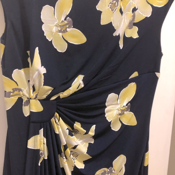 ☀️ Connected Apparel Drop Sleeve Rouched Dress Navy/Yellow Floral Size 4P - Picture 4 of 11